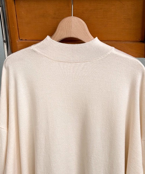 Doux archives（ドゥアルシーヴ）の「ハイネックサイドスリットニットプルオーバー（ニット/セーター・レディース・オフホワイト/シルバーグレー/イエロー・FREE）」の18枚目の写真