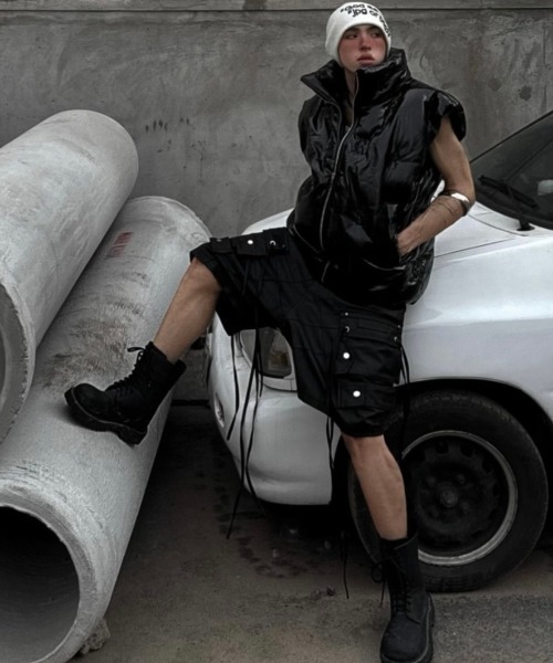 RICH(リッチ)の「【RICH】Cargo Wide Short Pants / 【リッチ】コーティングカーゴハーフパンツ(デニムパンツ・メンズ・ブラック・02/01)」の5枚目の写真