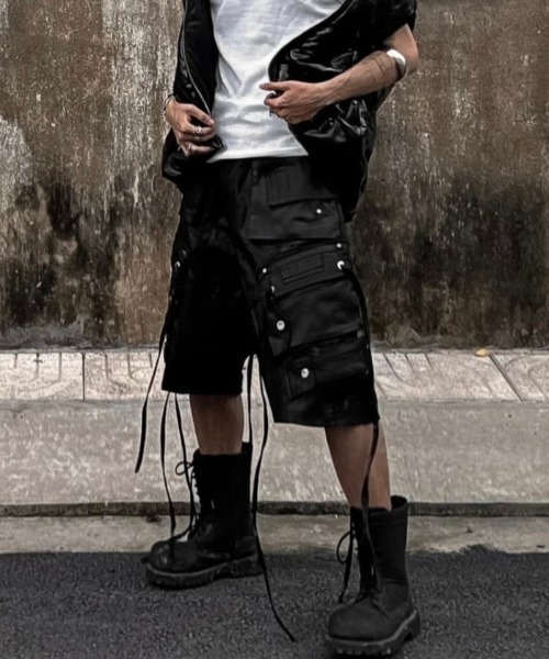 RICH(リッチ)の「【RICH】Cargo Wide Short Pants / 【リッチ】コーティングカーゴハーフパンツ(デニムパンツ・メンズ・ブラック・02/01)」の7枚目の写真