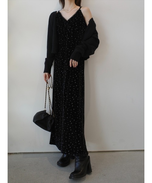 amel（エイメル）の「フラワーエンボスベルベットキャミドレス / ブラック（ワンピース・レディース・ブラック・FREE）」の6枚目の写真