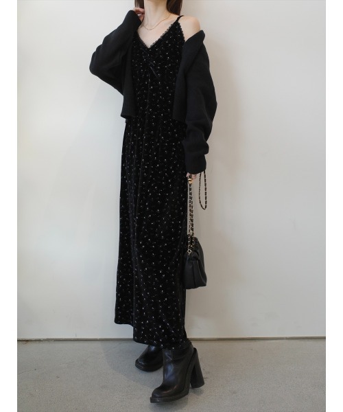 amel（エイメル）の「フラワーエンボスベルベットキャミドレス / ブラック（ワンピース・レディース・ブラック・FREE）」の7枚目の写真