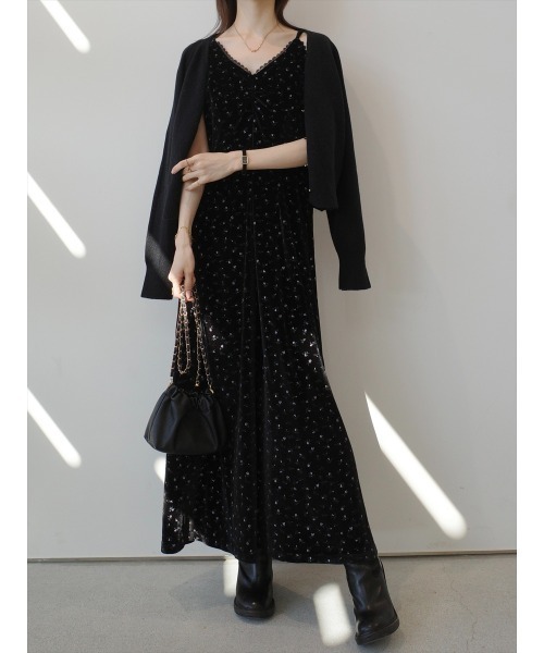 amel（エイメル）の「フラワーエンボスベルベットキャミドレス / ブラック（ワンピース・レディース・ブラック・FREE）」の9枚目の写真