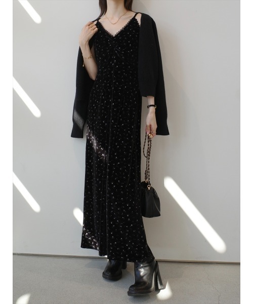 amel（エイメル）の「フラワーエンボスベルベットキャミドレス / ブラック（ワンピース・レディース・ブラック・FREE）」の10枚目の写真