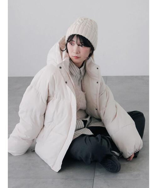 Samansa Mos2 blue（サマンサモスモスブルー）の「裾ラウンド中綿ブルゾン（ブルゾン・レディース・キナリ/ライトベージュ/ブラック・F）」の2枚目の写真