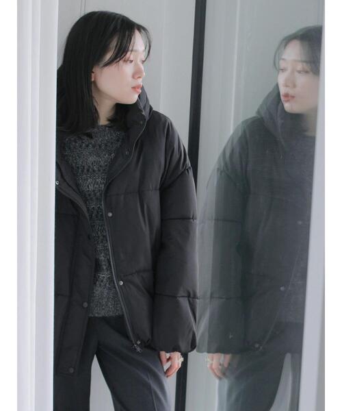 Samansa Mos2 blue（サマンサモスモスブルー）の「裾ラウンド中綿ブルゾン（ブルゾン・レディース・キナリ/ライトベージュ/ブラック・F）」の4枚目の写真