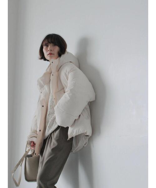 Samansa Mos2 blue（サマンサモスモスブルー）の「裾ラウンド中綿ブルゾン（ブルゾン・レディース・キナリ/ライトベージュ/ブラック・F）」の17枚目の写真