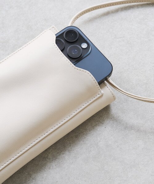 BEARDSLEY(ビアズリー)の「《本革》スマホショルダーBag(ショルダーバッグ・レディース・オフホワイト/ブラック・FREE)」の15枚目の写真