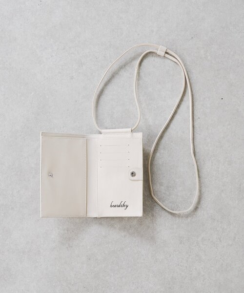 BEARDSLEY(ビアズリー)の「《本革》スマホショルダーBag(ショルダーバッグ・レディース・オフホワイト/ブラック・FREE)」の18枚目の写真