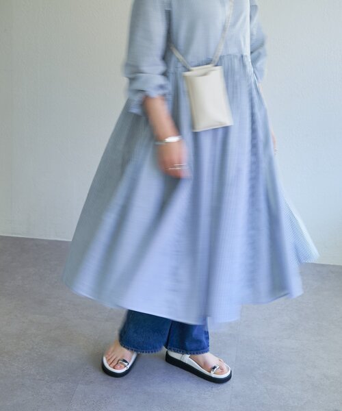 BEARDSLEY(ビアズリー)の「《本革》スマホショルダーBag(ショルダーバッグ・レディース・オフホワイト/ブラック・FREE)」の19枚目の写真