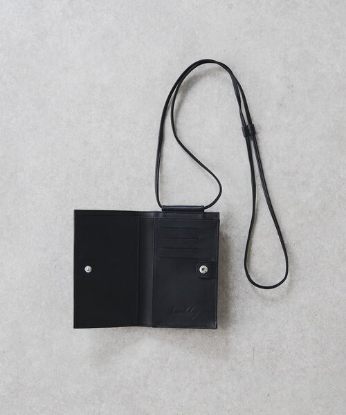 BEARDSLEY(ビアズリー)の「《本革》スマホショルダーBag(ショルダーバッグ・レディース・オフホワイト/ブラック・FREE)」の7枚目の写真