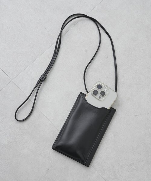 BEARDSLEY(ビアズリー)の「《本革》スマホショルダーBag(ショルダーバッグ・レディース・オフホワイト/ブラック・FREE)」の4枚目の写真