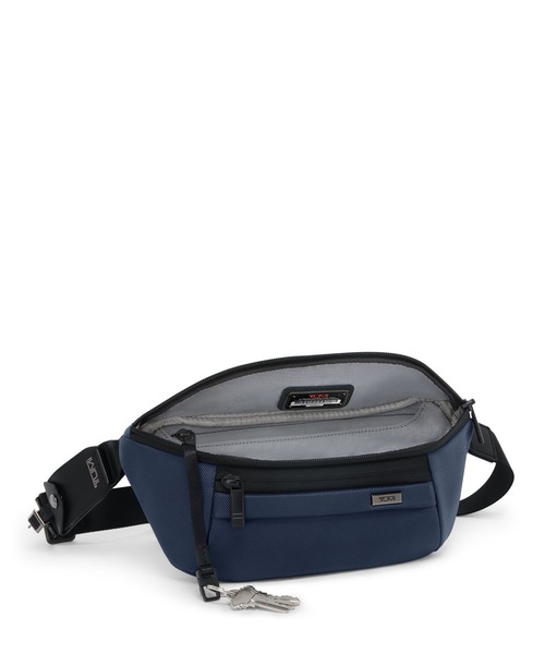 TUMI(トゥミ)の「TUMI ALPHA(アルファ) ベルト・バッグ・スリング(ボディバッグ/ウエストポーチ・メンズ・ブラック・FREE)」の9枚目の写真