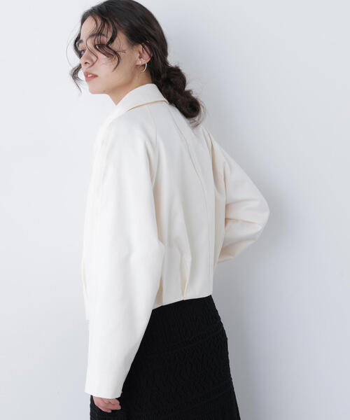 N.(N. Natural Beauty Basic)(エヌエヌナチュラルビューティーベーシック)の「ステンカラーフォルムブルゾン(ブルゾン・レディース・キャメル/オフホワイト・フリ-)」の2枚目の写真