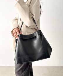 LOVALOT（ラバロット）の「【ミニポーチ付き】ギャザー フェイクレザー トートバッグ（トートバッグ）」