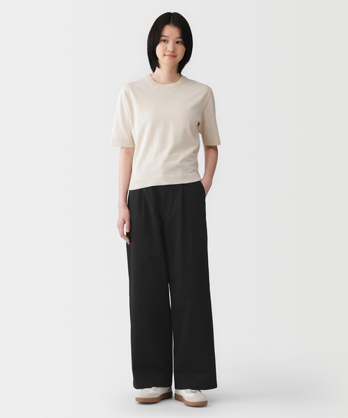 無印良品（ムジルシリョウヒン）の「婦人　ムラ糸　チノタックワイドパンツ（チノパンツ・レディース・ダークグレー/ダークベージュ/ブラック/アイボリー・S/M/L/XL）」の9枚目の写真