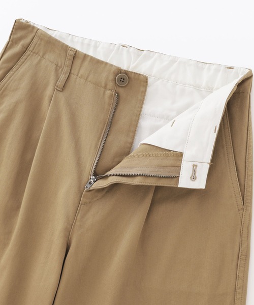 無印良品（ムジルシリョウヒン）の「婦人　ムラ糸　チノタックワイドパンツ（チノパンツ・レディース・ダークグレー/ダークベージュ/ブラック/アイボリー・S/M/L/XL）」の22枚目の写真