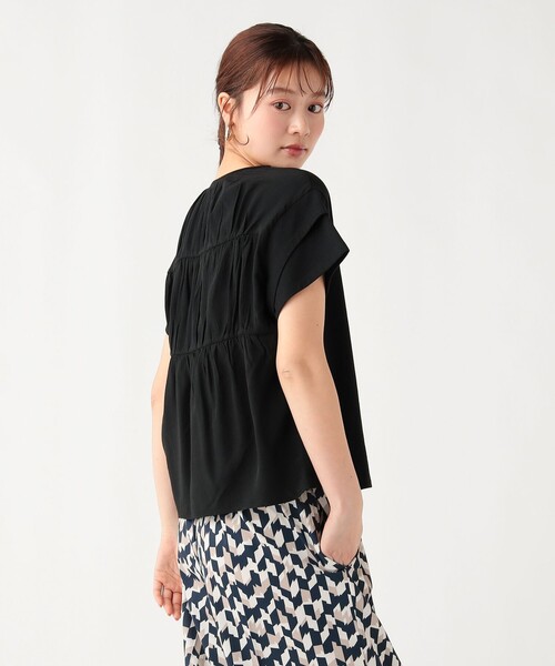 BEAMS HEART(ビームスハート)の「後ろ異素材 ギャザー プルオーバー(Tシャツ/カットソー・レディース・ブルー系その他/オフホワイト/ブラック・FREE)」の19枚目の写真