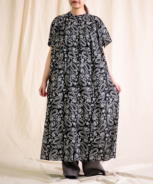 Brocante（ブロカント）の「[Brocante / ブロカント] インドプリント(ペイズリー) フロンセワンピース（ワンピース・レディース・ブラック系その他/ブラウン系その他・2）」の2枚目の写真