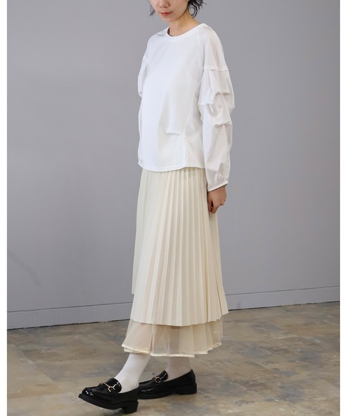 Doumoi(ドゥモエ)の「ギャザースリーブデザインプルオーバー(Tシャツ/カットソー・レディース・ホワイト/ブラック・FREE)」の5枚目の写真