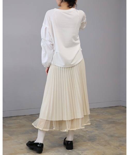 Doumoi(ドゥモエ)の「ギャザースリーブデザインプルオーバー(Tシャツ/カットソー・レディース・ホワイト/ブラック・FREE)」の6枚目の写真