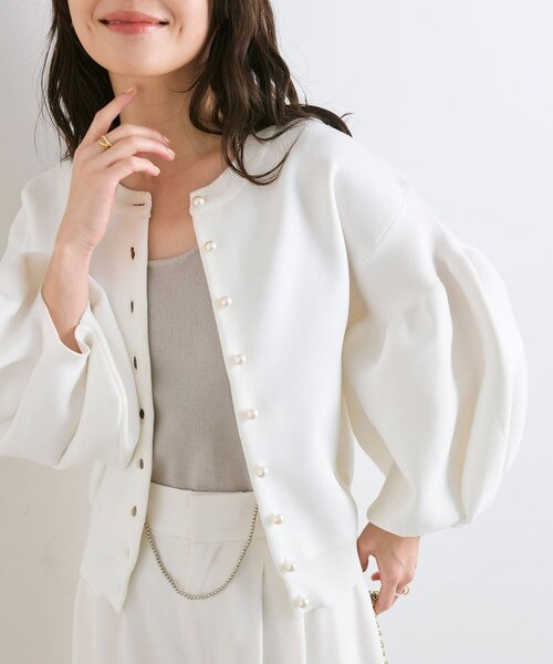 La boutique BonBon(ラブティックボンボン)の「【今すぐお届け!・名品】お袖ぽわんパールニットカーディガン(カーディガン/ボレロ・レディース・ネイビー/イエロー/ピンク/ホワイト/ライトグレー/サックスブルー・FREE)」の22枚目の写真