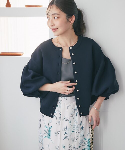 La boutique BonBon（ラブティックボンボン）の「【名品】お袖ぽわんパールニットカーディガン（カーディガン/ボレロ・レディース・ネイビー/イエロー/ピンク/ホワイト/ライトグレー/サックスブルー・FREE）」の15枚目の写真