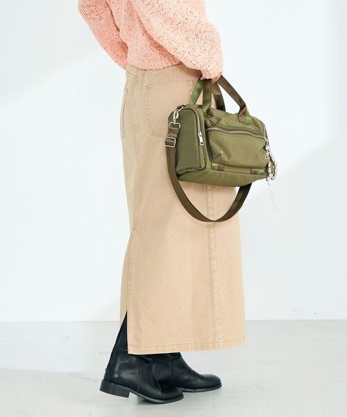 fredy emue（フレディエミュ）の「【CONTROL FREAK/コントロールフリーク】ミリタリーチャームボストンバッグ（ショルダーバッグ・レディース・オリーブ/ブラック・FREE）」の3枚目の写真