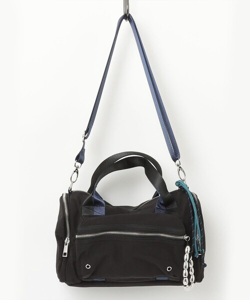 fredy emue（フレディエミュ）の「【CONTROL FREAK/コントロールフリーク】ミリタリーチャームボストンバッグ（ショルダーバッグ・レディース・オリーブ/ブラック・FREE）」の9枚目の写真