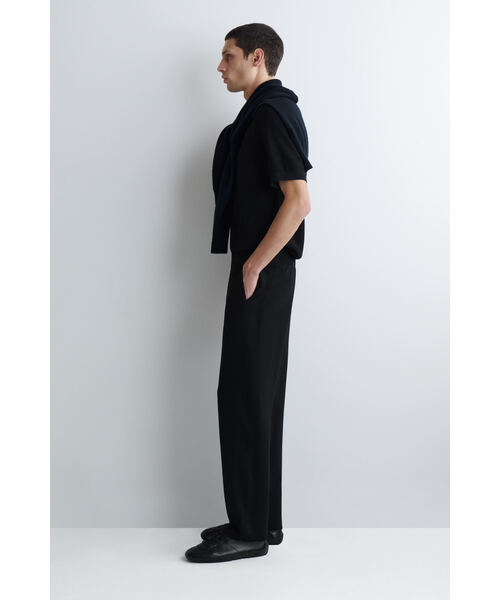 COS（コス）の「ダブルフェイス ストレートレッグ ジョガーパンツ（その他パンツ・メンズ・ブラック・L/XL/XS/S/M）」の3枚目の写真