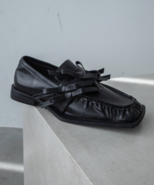 VACANCY（ヴァカンシー）の「ダブルリボンデザインローファー（ローファー・レディース・ブラック・SMALL/LARGE/MEDIUM）」の5枚目の写真
