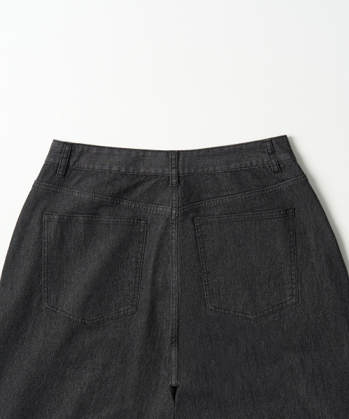 EXCONTAINER（エックスコンテナ）の「ローフェイドワイドデニムパンツ (WASHED BLACK)（デニムパンツ・メンズ・その他・SMALL/MEDIUM/LARGE/X-LARGE）」の6枚目の写真