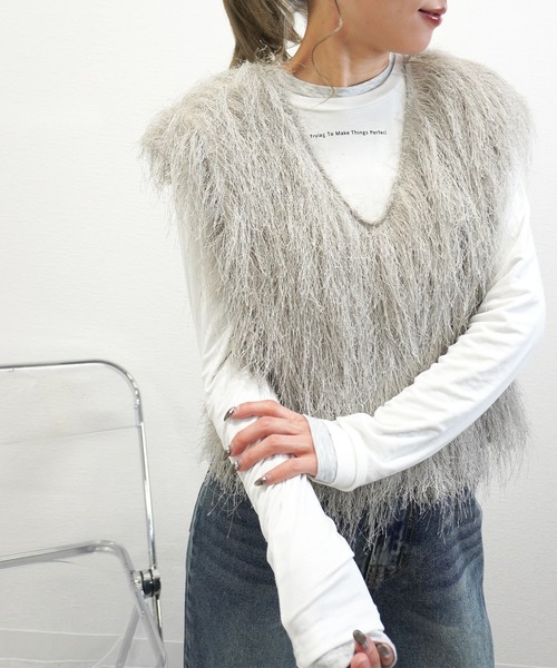 gossara（ゴサラ）の「サマーシャギーVネックベスト（ベスト・レディース・グレー/アイボリー/モカ・FREE）」の2枚目の写真