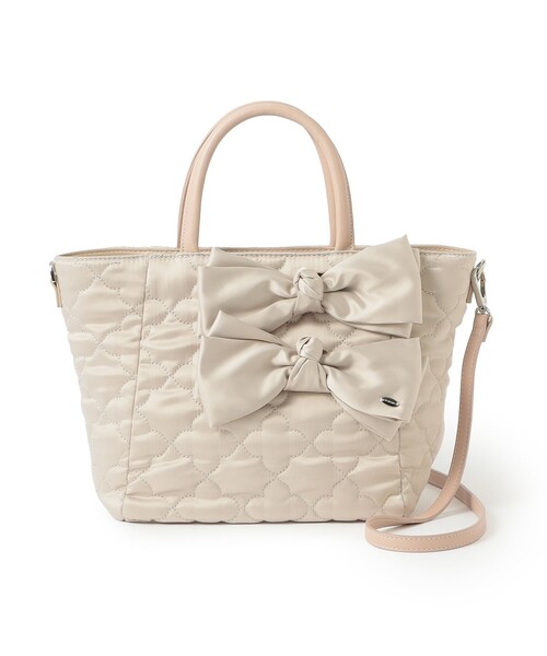 TO BE CHIC(トゥー ビー シック)の「サテンフラワーキルトトートバッグ(トートバッグ・レディース・ブラック/ピンク系その他2・FREE)」の2枚目の写真