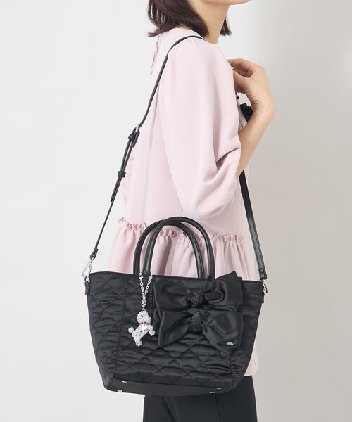 TO BE CHIC(トゥー ビー シック)の「サテンフラワーキルトトートバッグ(トートバッグ・レディース・ブラック/ピンク系その他2・FREE)」の4枚目の写真