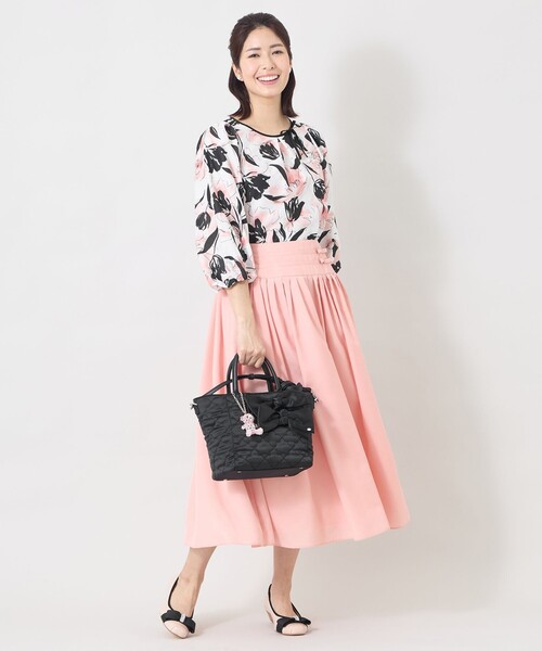 TO BE CHIC(トゥー ビー シック)の「サテンフラワーキルトトートバッグ(トートバッグ・レディース・ブラック/ピンク系その他2・FREE)」の6枚目の写真