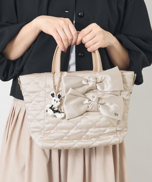 TO BE CHIC(トゥー ビー シック)の「サテンフラワーキルトトートバッグ(トートバッグ・レディース・ブラック/ピンク系その他2・FREE)」の7枚目の写真