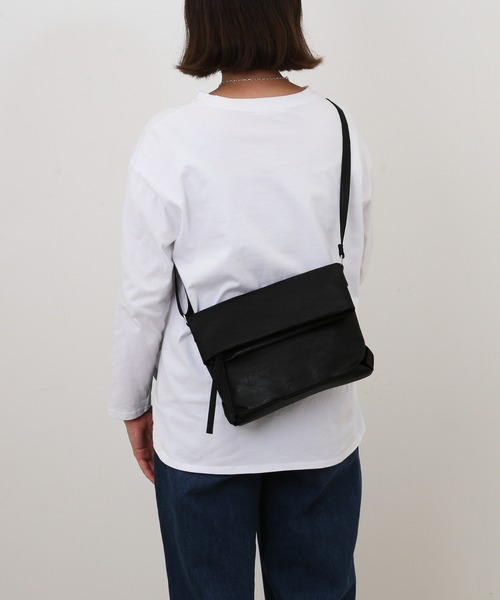 Legato Largo(レガートラルゴ)の「Legato Largo ユニプレーン口折れショルダー(ショルダーバッグ・レディース・ブルーグレー/ブラック/グレイッシュベージュ/アイボリー・FREE)」の12枚目の写真