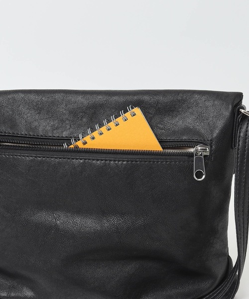 Legato Largo(レガートラルゴ)の「Legato Largo ユニプレーン口折れショルダー(ショルダーバッグ・レディース・ブルーグレー/ブラック/グレイッシュベージュ/アイボリー・FREE)」の18枚目の写真