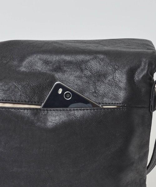 Legato Largo(レガートラルゴ)の「Legato Largo ユニプレーン口折れショルダー(ショルダーバッグ・レディース・ブルーグレー/ブラック/グレイッシュベージュ/アイボリー・FREE)」の19枚目の写真