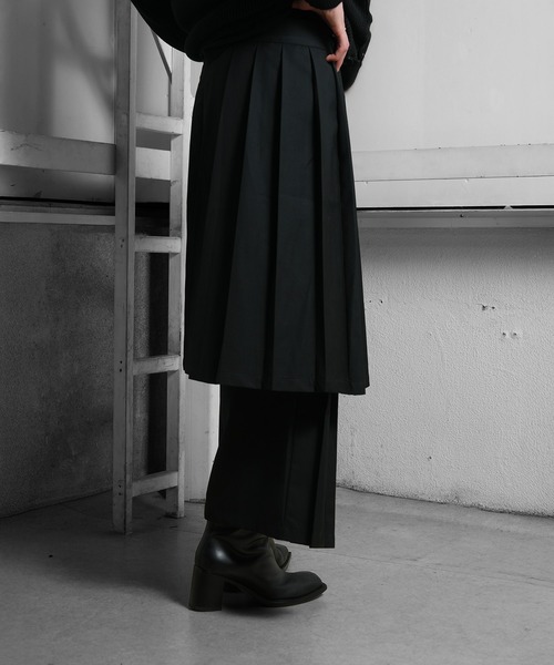 Ruze(ルゼ)の「HAKAMA pleats wide pants /ハカマプリーツワイドパンツ(その他パンツ・メンズ・ブラック・FREE)」の4枚目の写真