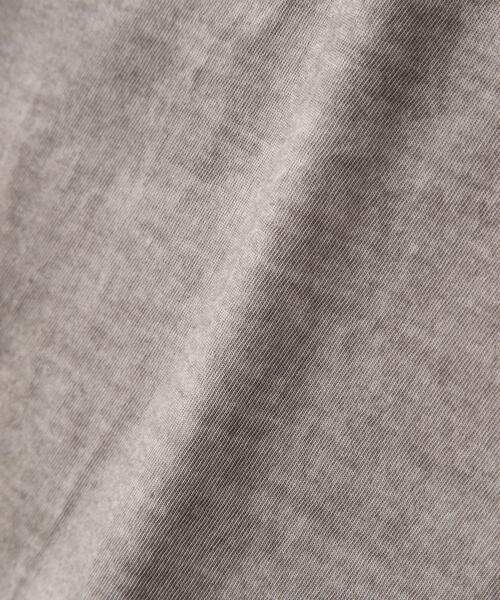 MHL.（エムエイチエル）の「GARMENT DYE BASIC JERSEY TOP（Tシャツ/カットソー・メンズ・グレー・MEDIUM/LARGE）」の6枚目の写真