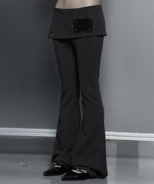 ETRE AU SOMMET（エトレオソメ）の「Lace-Up Side Slit Bootcut Pants (Charcoal)（その他パンツ・レディース・チャコールグレー・FREE）」の2枚目の写真