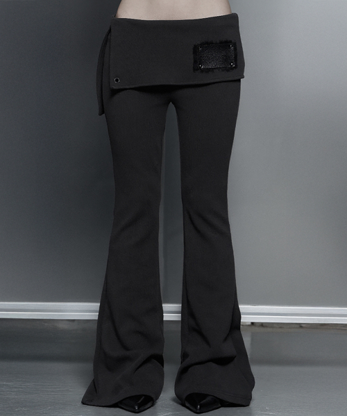 ETRE AU SOMMET（エトレオソメ）の「Lace-Up Side Slit Bootcut Pants (Charcoal)（その他パンツ・レディース・チャコールグレー・FREE）」の4枚目の写真
