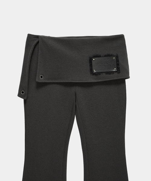 ETRE AU SOMMET（エトレオソメ）の「Lace-Up Side Slit Bootcut Pants (Charcoal)（その他パンツ・レディース・チャコールグレー・FREE）」の7枚目の写真