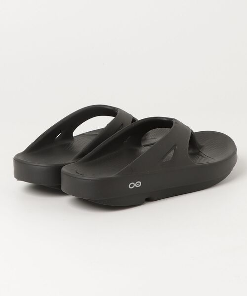 OOFOS（ウーフォス）の「OOriginal 2000010050182（サンダル・メンズ・ブラック・26cm/27cm/28cm）」の4枚目の写真