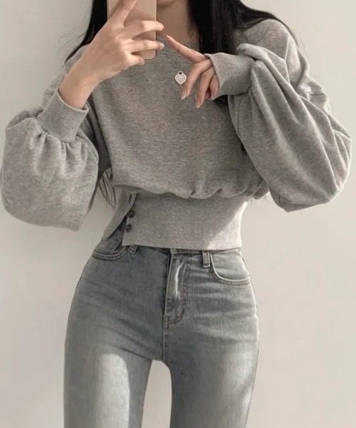 Alvia（アルビア）の「ショート丈スウェットプルオーバー　レーナー（Tシャツ/カットソー・レディース・グレー/アイボリー・M）」の7枚目の写真