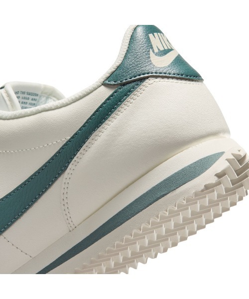 NIKE(ナイキ)の「NIKE W Cortez Leather(ナイキ コルテッツ レザー)(スニーカー・レディース・ホワイト系・23.5cm/23cm/29cm/28.5cm/28cm/27.5cm/27cm/26.5cm/26cm/25.5cm/25cm/24.5cm/24cm)」の9枚目の写真