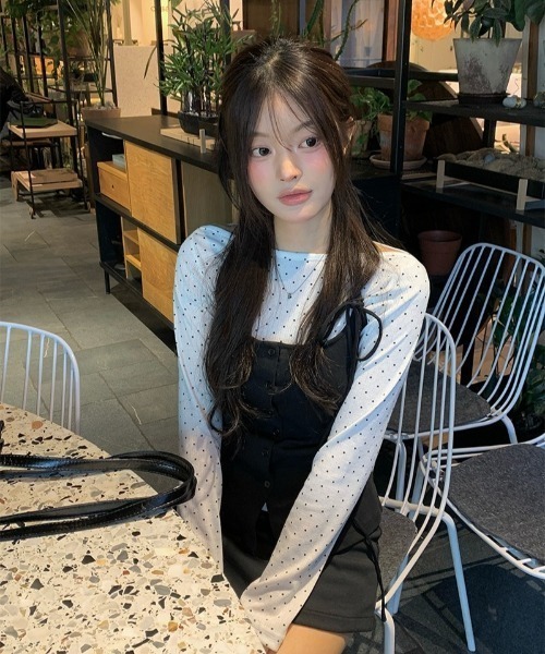 anyonemore（エニワンモア）の「サイドシャーリングボタンホルターネックタンクトップ（Tシャツ/カットソー・レディース・ブラック・FREE）」の7枚目の写真