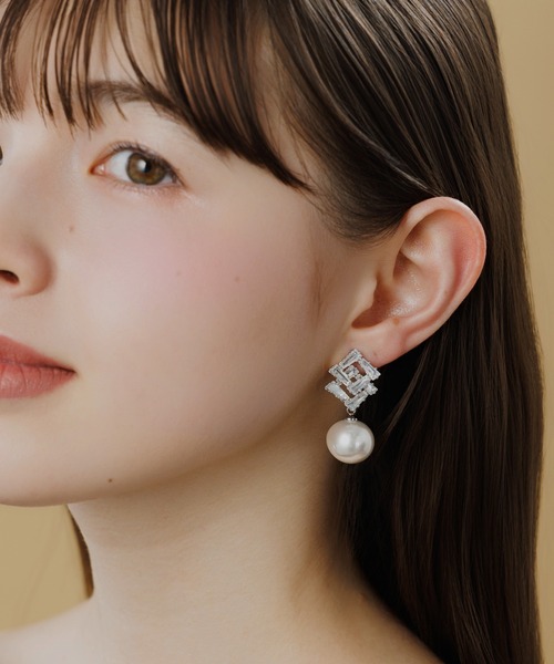 LA MUe(ラミュー)の「【LA MUE】シルバー925ポスト パール×ビジュー ドロップピアス(ピアス(両耳用)・レディース・ゴールド/シルバー・FREE)」の3枚目の写真