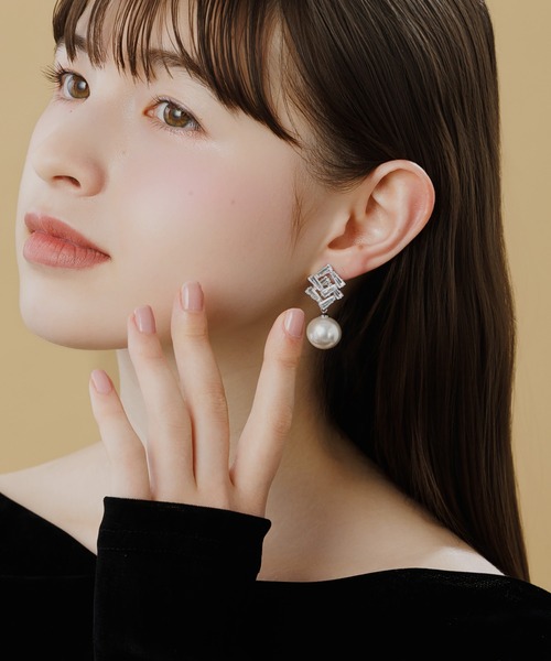 LA MUe(ラミュー)の「【LA MUE】シルバー925ポスト パール×ビジュー ドロップピアス(ピアス(両耳用)・レディース・ゴールド/シルバー・FREE)」の4枚目の写真